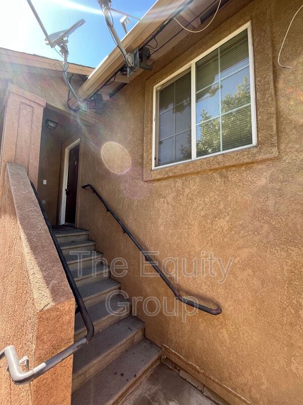Building Photo - 360 E Kanai Ave