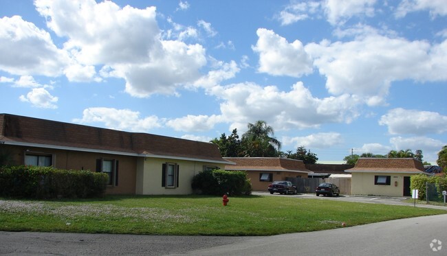 Foto del edificio - Wedgewood Way Apartments