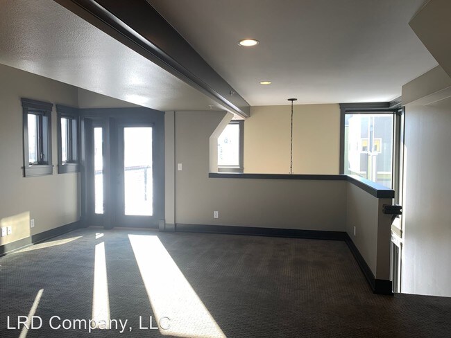 Building Photo - 1175 N 15th Ave