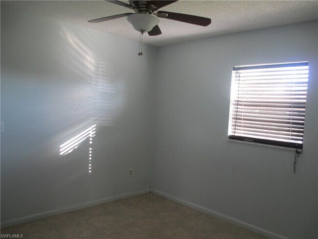 Foto del edificio - 810 Indiana Ave