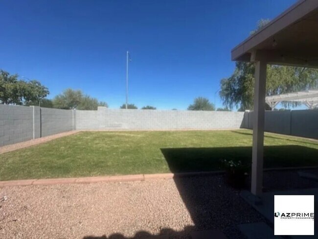 Building Photo - Move-In Ready 3-Bedroom Single-Level Home ...