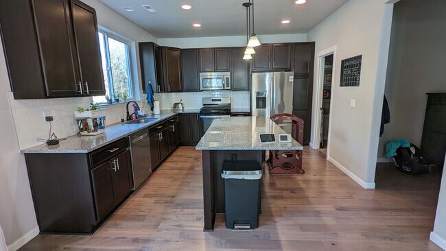 Foto del edificio - 943 Clearwater Court