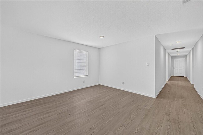 Building Photo - 1314 Lady Yoli St