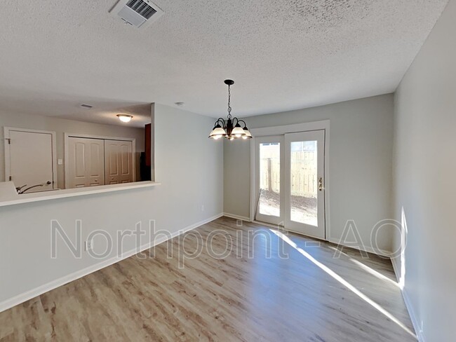 Building Photo - 2378 Clare Ct SW