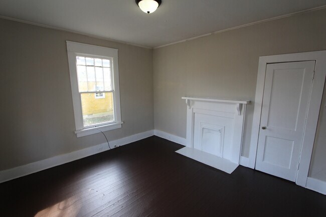 Building Photo - 226 E Moore St