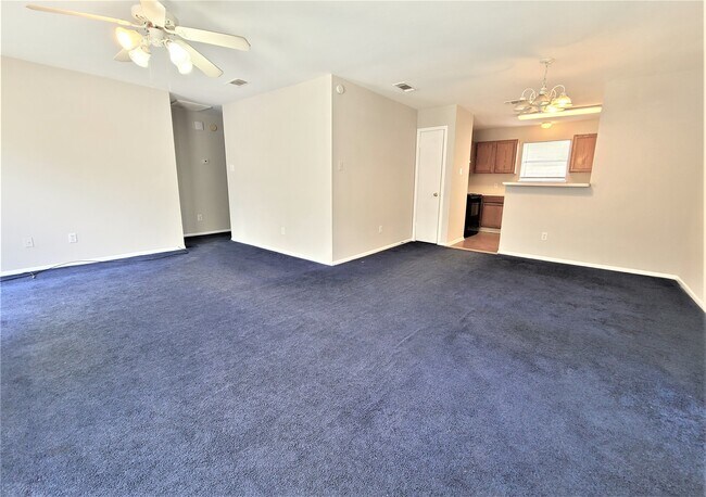 Foto del edificio - 16022 Old River Rd