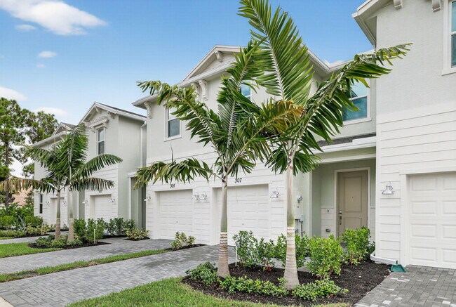 Building Photo - 307 SE Crossoak Ln