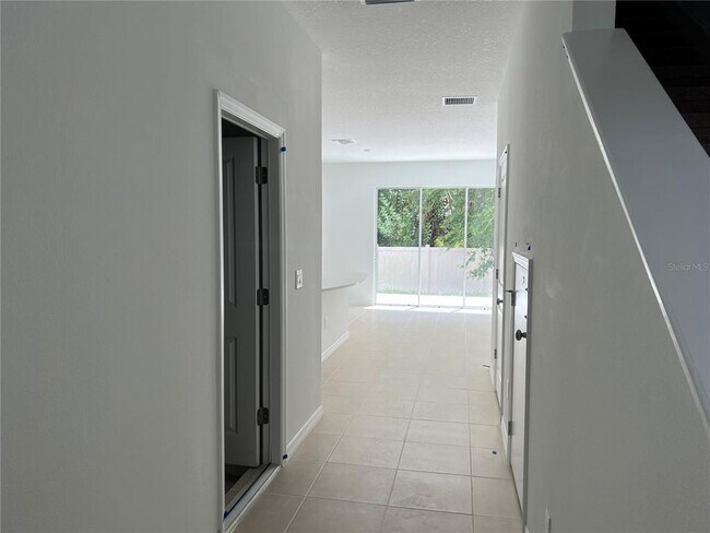 Foto del edificio - 6413 Fairmont Ln