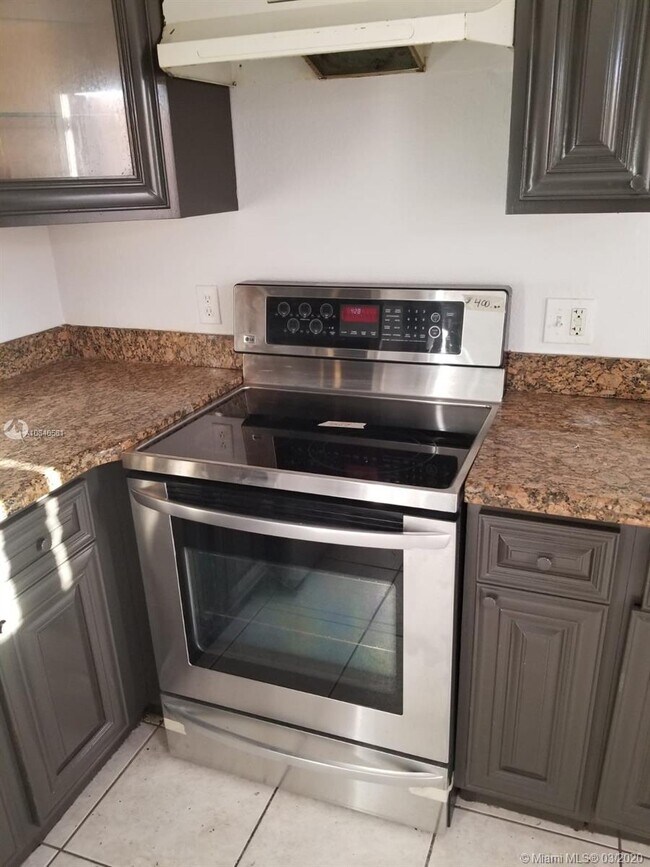 Foto del edificio - 1239 NE 127th St