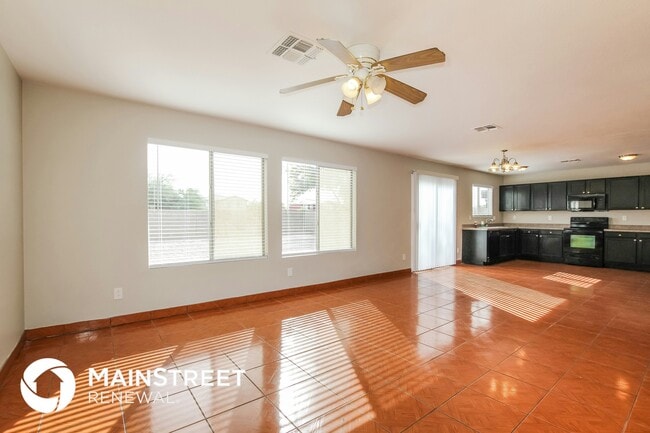 Foto del edificio - 16087 W Woodlands Ave