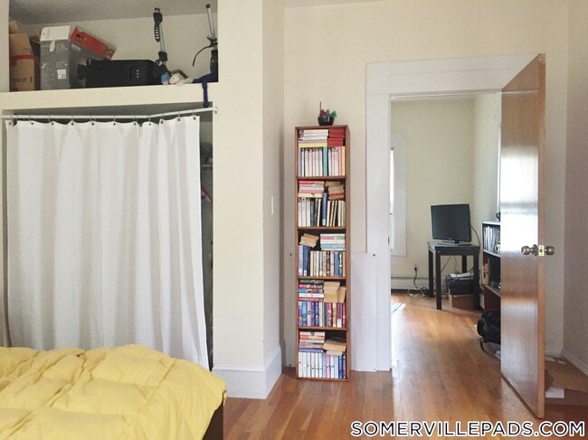 Building Photo - 28R Cherry St