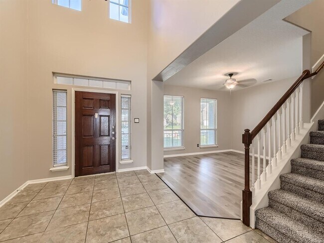 Foto del edificio - 4811 Wilderness Glen Ct