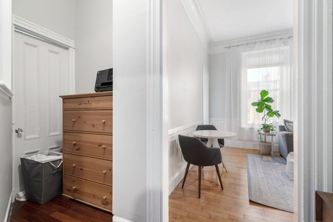 Building Photo - 1411 Washington St