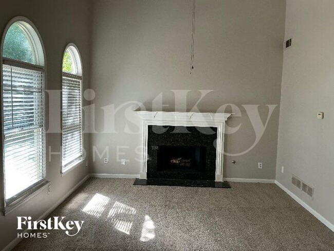 Building Photo - 1665 Burnt Oak Way NE