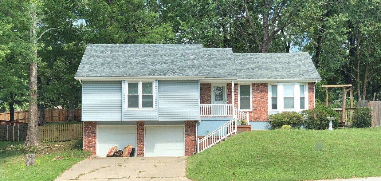 3591 NE Chapel Dr, Lees Summit, MO 64064 House Rental in Lees Summit