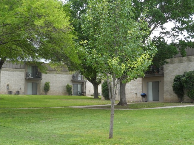 Building Photo - Camino Del Rey Apartments