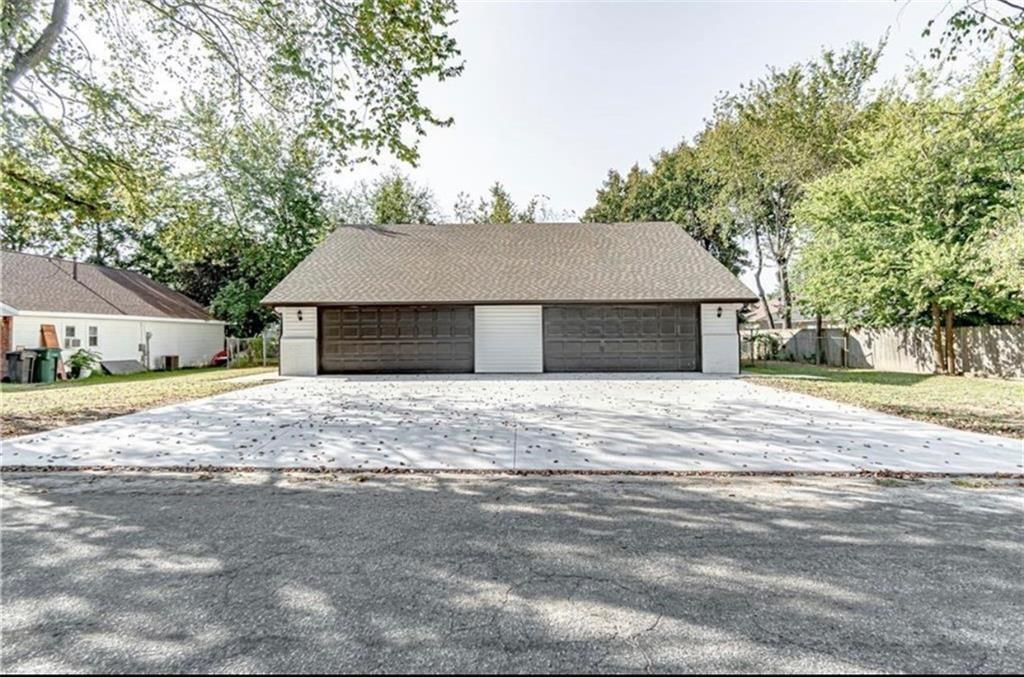 Primary Photo - 3706 W Beechwood Dr