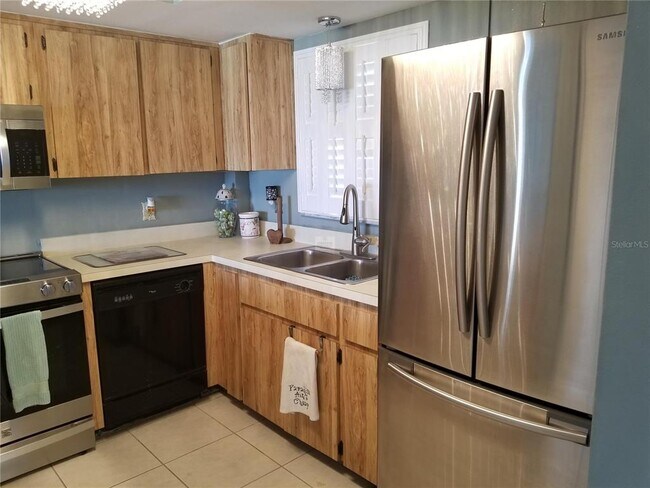 Foto del edificio - 9815 Harrell Ave