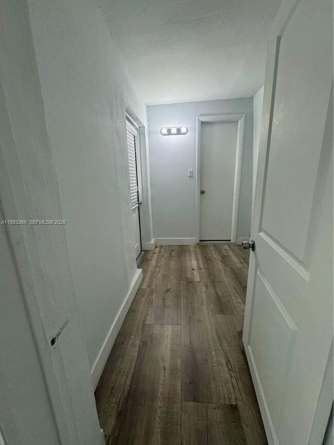 Foto del edificio - 7620 SW 21st St
