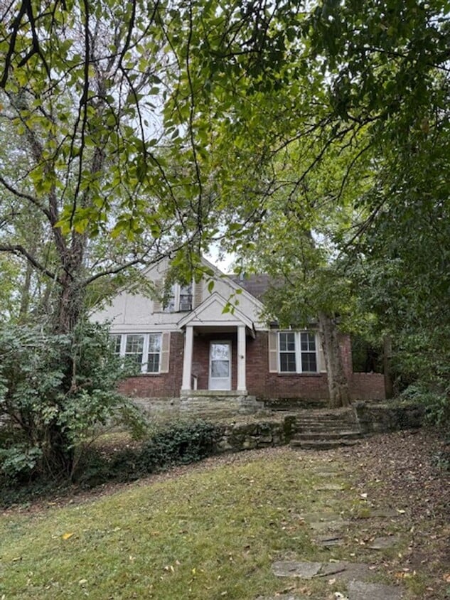 Photo - 1801 Ashwood Ave