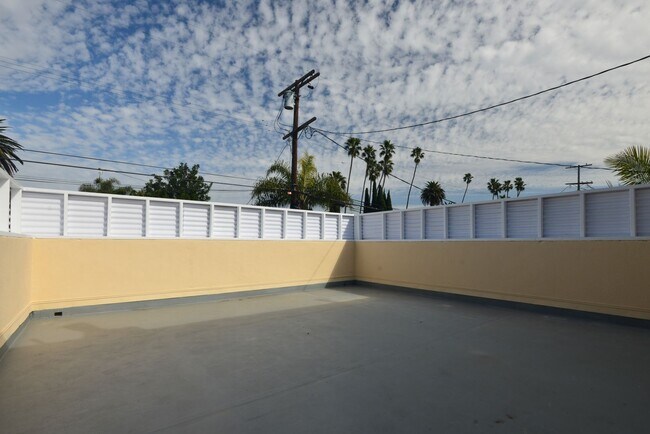 Foto del edificio - Ocean Avenue Duplex