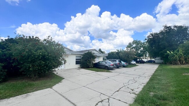 Building Photo - Charming 3-Bedroom Duplex in  St. Cloud