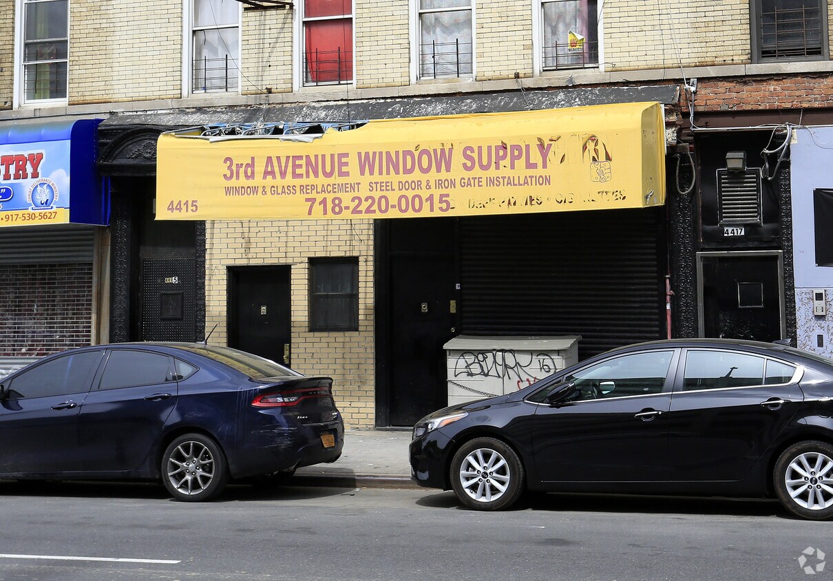 street level - 4415 3rd Ave