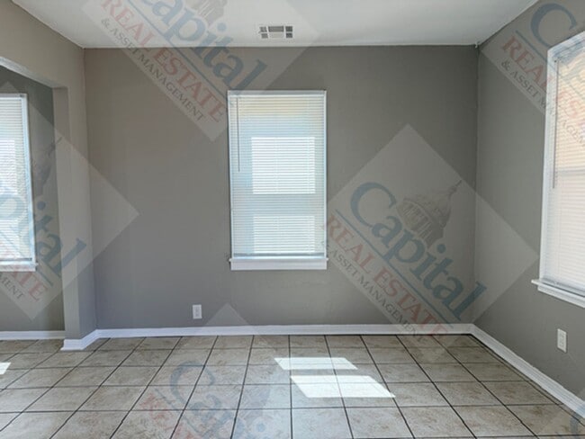 Photo - 4422 NE 16th Terr. House