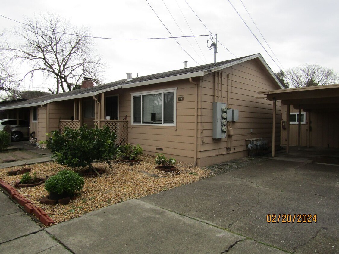 Primary Photo - Fully Remodeled 1 bedroom 1 bath with Bonu...