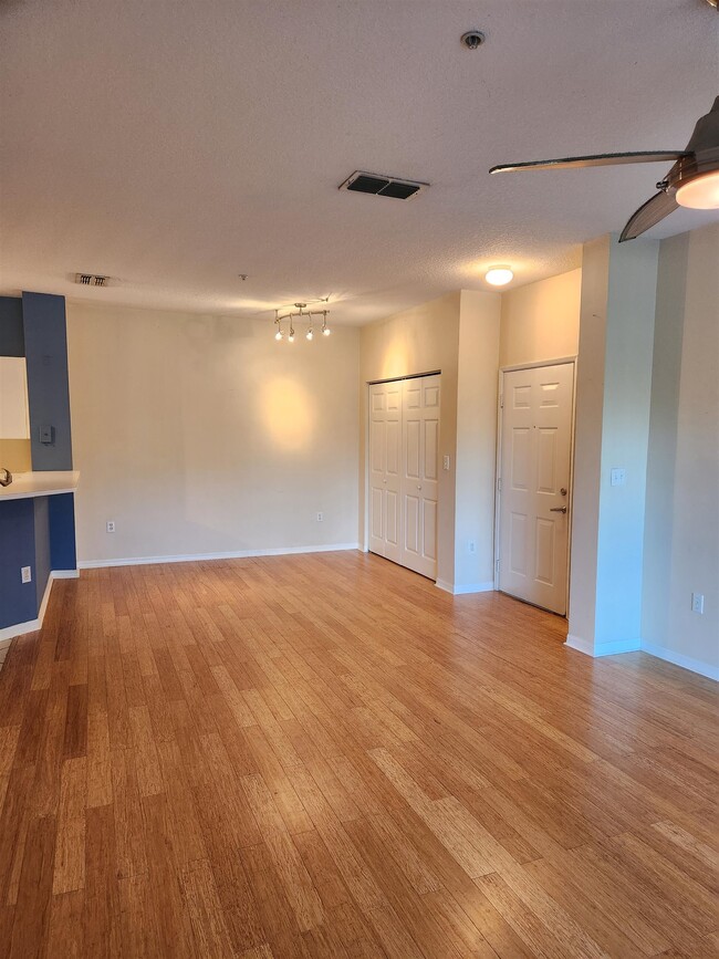 Building Photo - 510 Florida Club Blvd