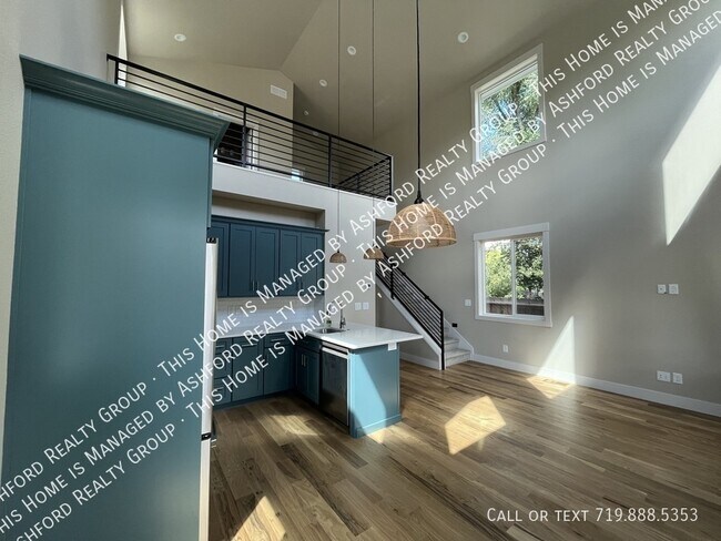 Foto del edificio - 839 E Willamette Ave