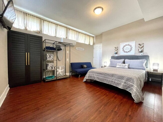 Foto del edificio - 1324 Catalpa Ln