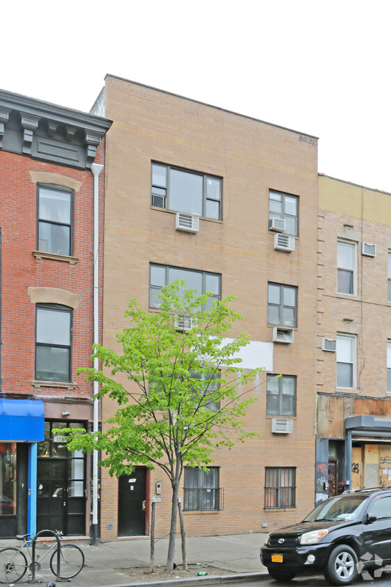 Primary Photo - 185 Graham Ave