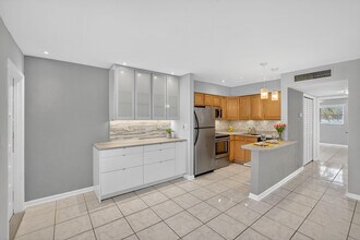 Building Photo - 4051 NE 13th Ave