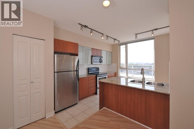 Building Photo - 4028 Knight St