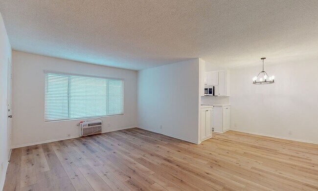 Foto del edificio - 1827 Manning Ave