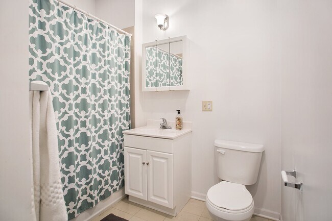 Foto del edificio - 1952 W Lawrence Ave