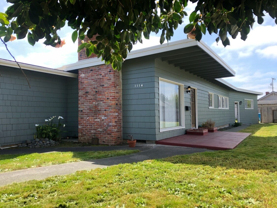 Foto principal - East Eureka! Very cool house and yard! 4/2...