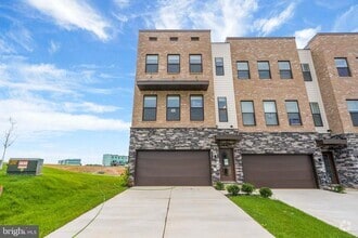 Building Photo - 808 Creekway Dr