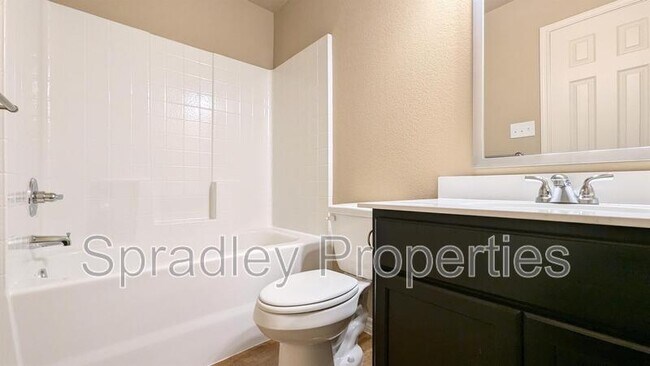 Foto del edificio - 1621 Sabine Rd