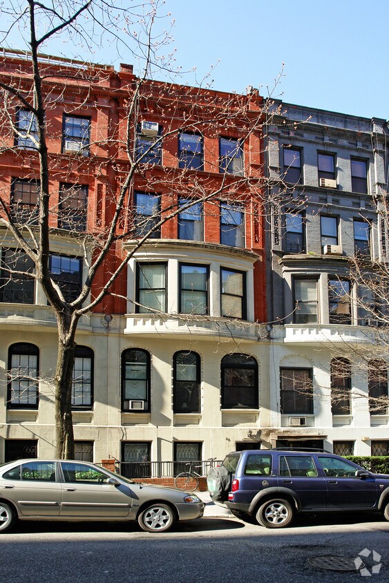 Primary Photo - 26 W 83rd St