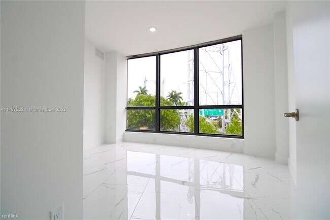 Building Photo - 3 br, 3 bath House - 1 Curtiss Parkway, 222