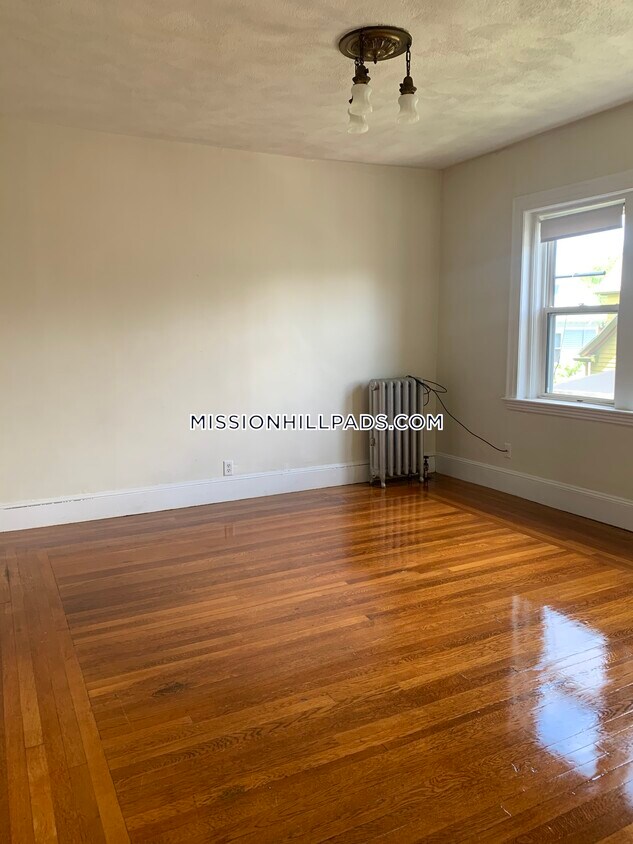 12 Wait St Unit 1R, Roxbury Crossing, MA Room for Rent in Roxbury