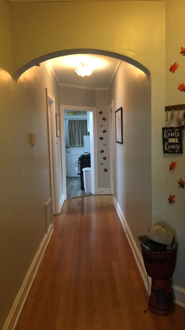 Hallway - 4355 N Paulina St