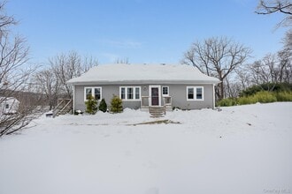 Building Photo - 18 Ketcham Dr