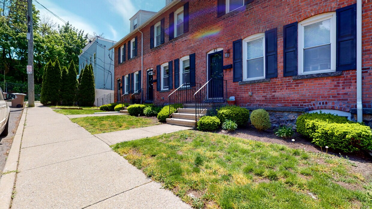 43 Brown Ave, Stamford, CT 06902 Townhome Rentals in Stamford CT