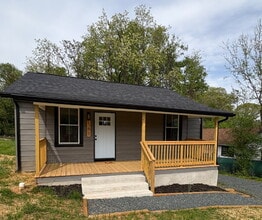 Building Photo - 161 Seminole Dr