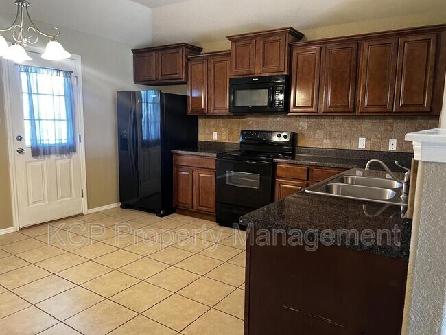 Foto del edificio - 210 Regency Dr