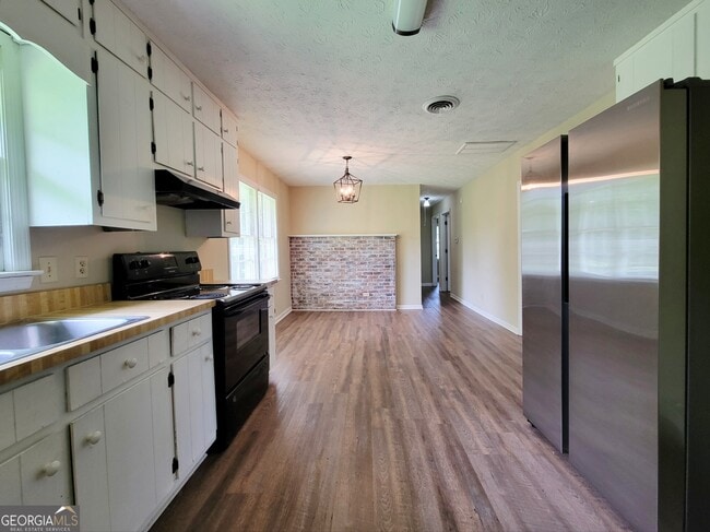 Building Photo - 109 Hilltop Cir
