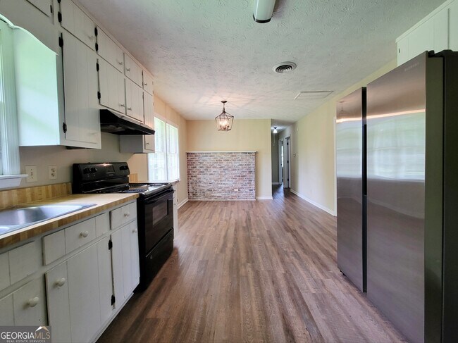 Foto del edificio - 109 Hilltop Cir